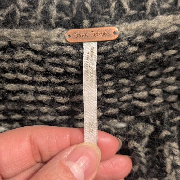 Free People Black and White Nordic Cropped Chunky Sweater - Picture 4 of 5